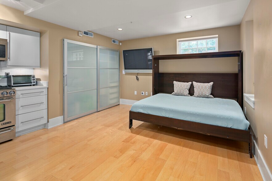 Building Photo - 2818 Connecticut Ave NW