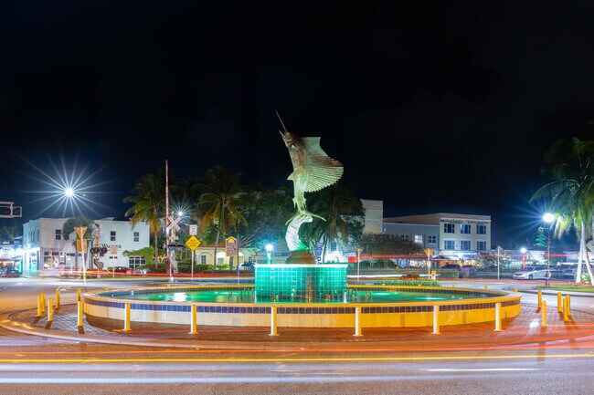 Building Photo - 41 SW Seminole St