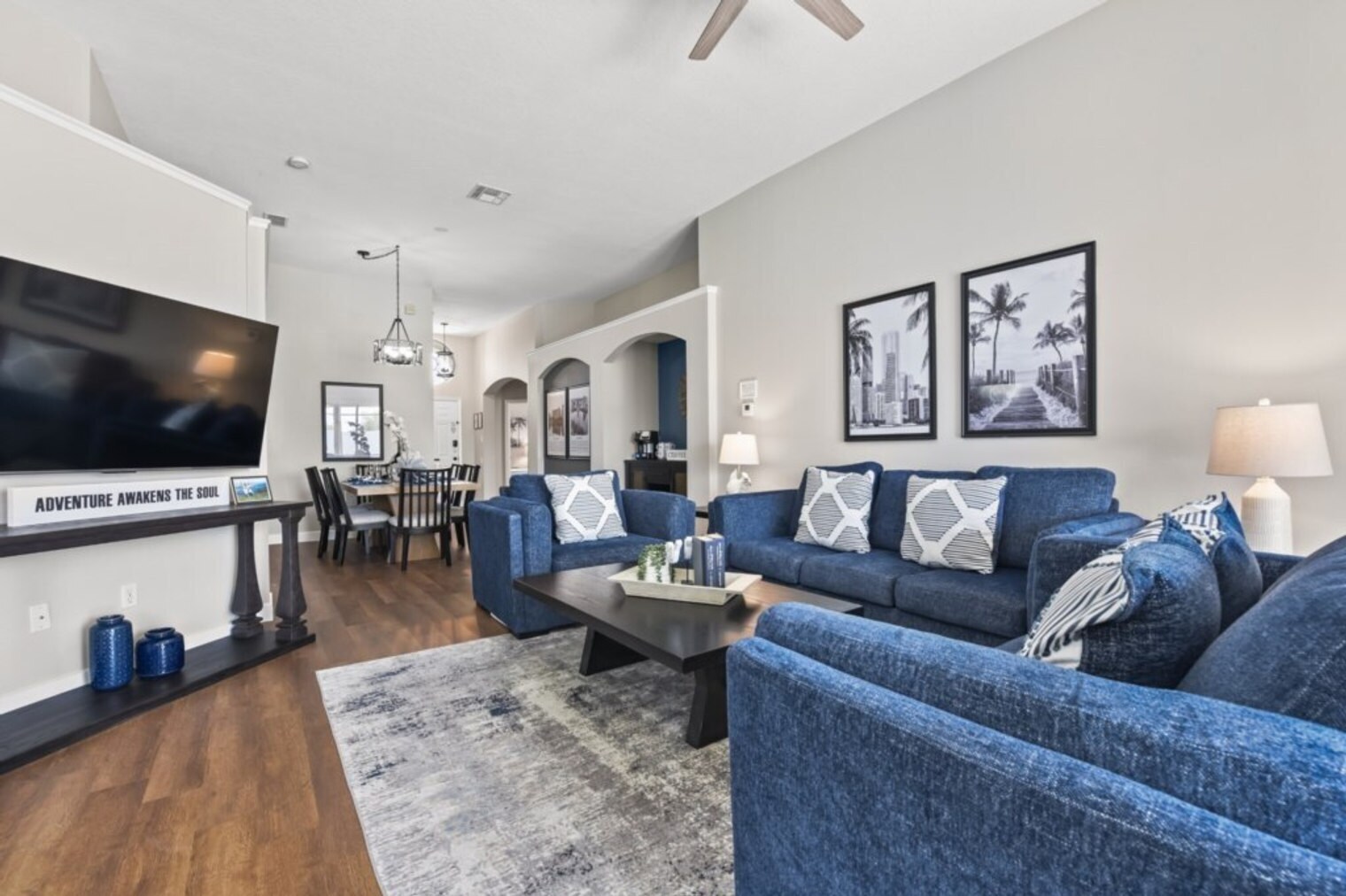 Building Photo - 8022 King Palm Cir