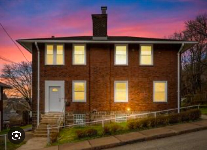 Primary Photo - 100 Clara St