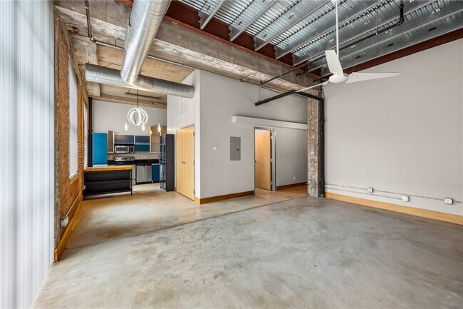 Building Photo - 2201 Locust St