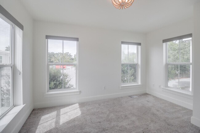 Building Photo - 2207 Government St