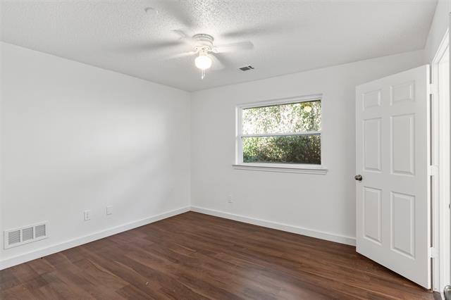 Building Photo - 3005 Club Hill Dr