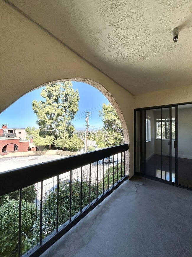 Building Photo - First-Floor 2-bedroom/2-bathroom Condo In San Carlos Available Now!