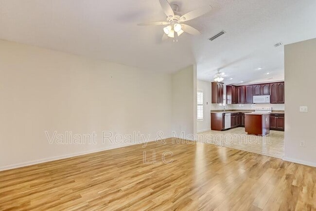 Building Photo - 608 Birchbark Trail