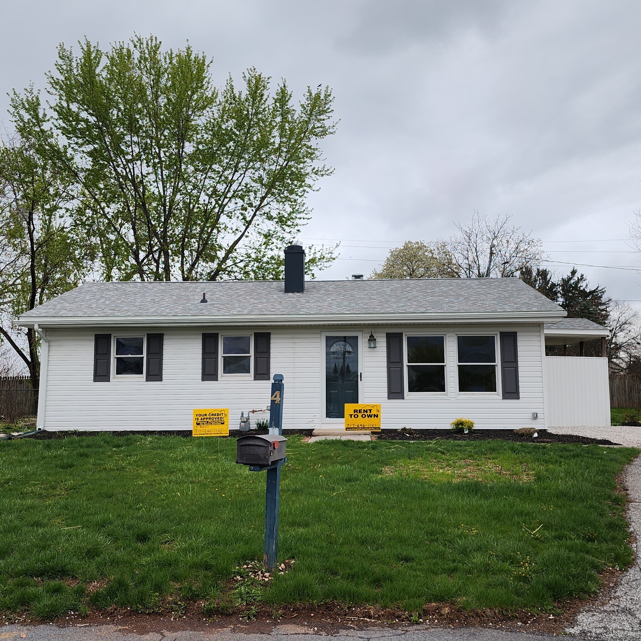 Building Photo - 4 Manor Ct