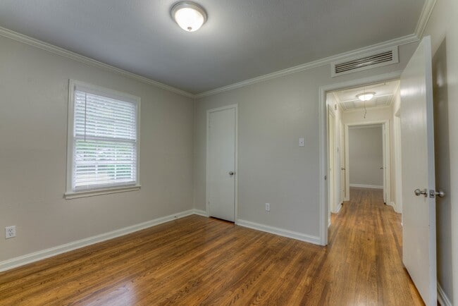 Building Photo - Charming 3-Bedroom Home with Modern Upgrades and Spacious Backyard in a Peaceful Neighborhood