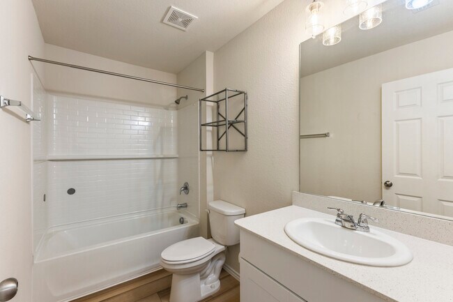 Building Photo - 10112 Falkland Rd