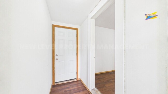 Building Photo - 4704 SW 101st Terrace