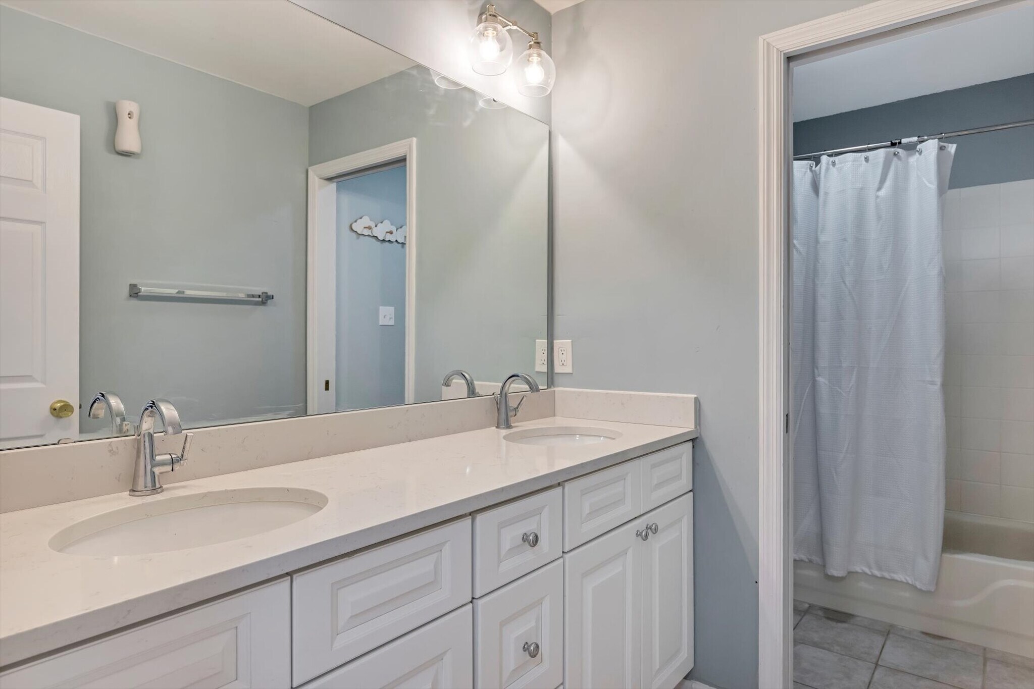 Building Photo - 2125 Wildwood Meadows Ct