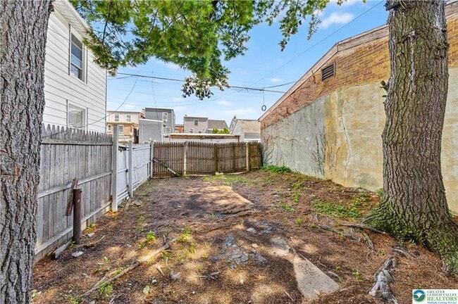 Building Photo - 525 N Ninth St