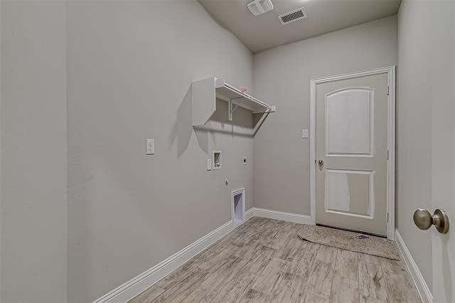 Building Photo - 327 Sweetspire Dr