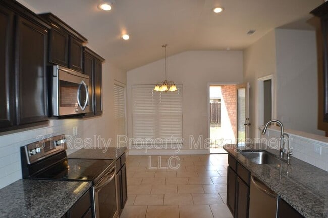 Building Photo - 1220 Randolph Dr
