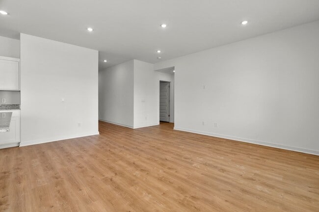 Building Photo - Brand-New 3 Bedroom Home in Prairie Grove!...