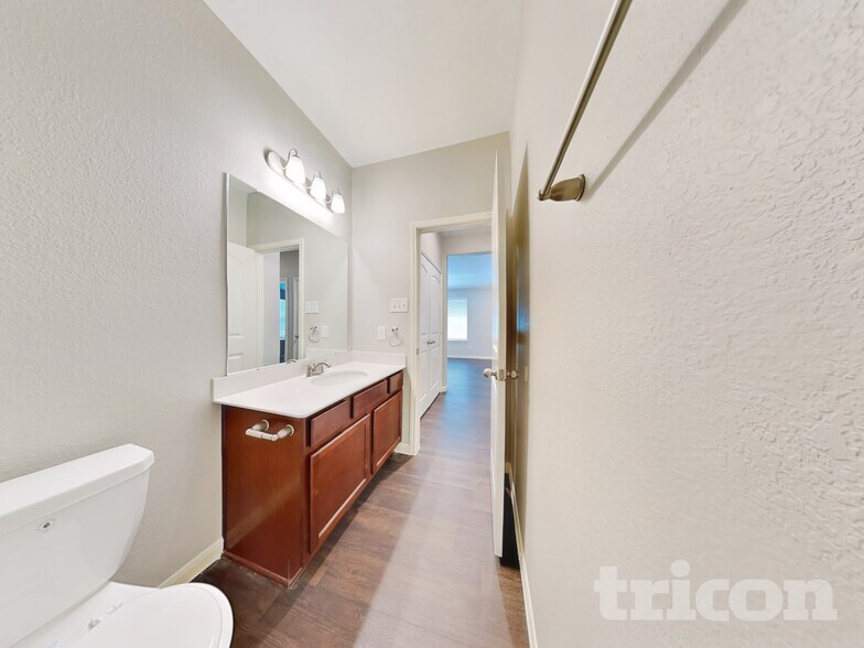 Building Photo - 6918 Scarlet Sagebrush St