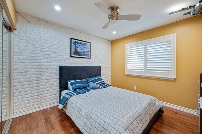 Building Photo - 9598 Naples Dr
