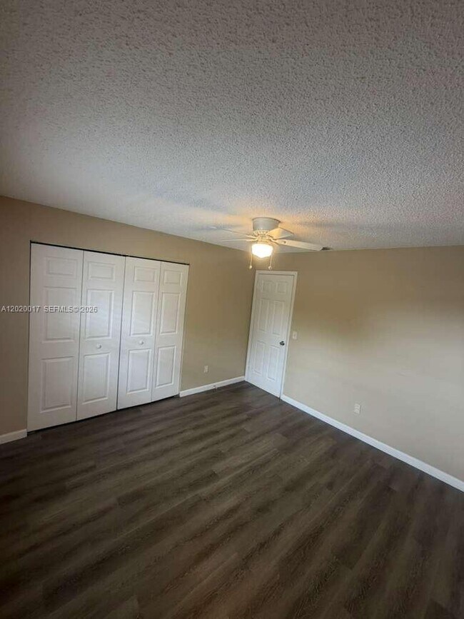 Building Photo - 617 Ixoria Ave