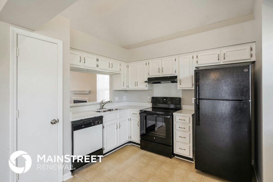 Building Photo - 503 Selsey Ct S
