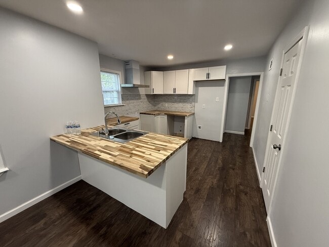 Building Photo - 1031 N Belvedere Blvd