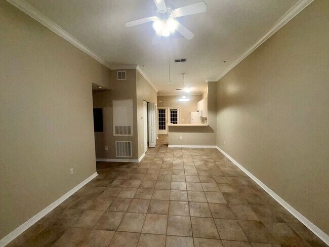 Building Photo - 2 Bedroom 2 Bath Corner Unit Ground Floor ...