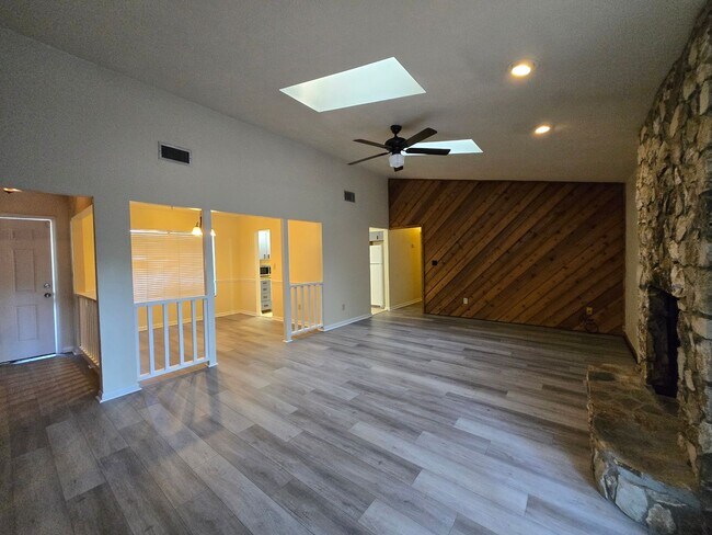 Building Photo - 5315 SW 81st Terrace