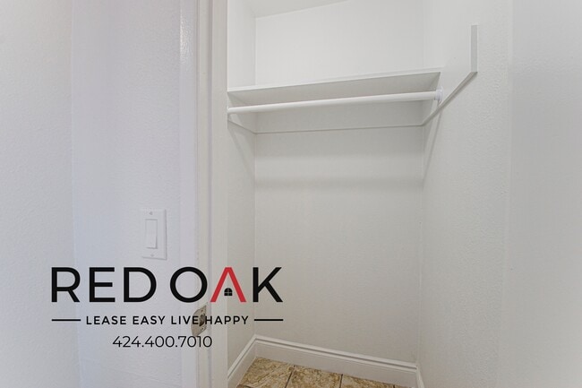 Building Photo - 1047 E New York St