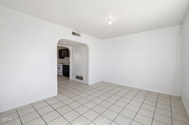 Building Photo - 13113 Violeta Ln