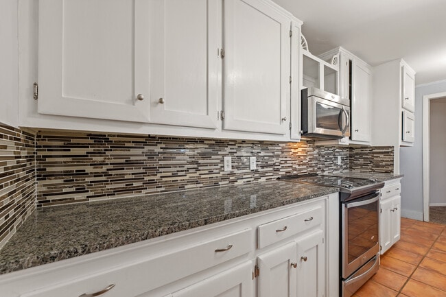 Building Photo - 22 E Hawthorne St