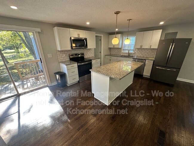 Building Photo - 8803 E 49th St