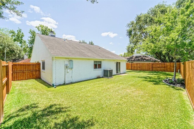 Building Photo - 3704 Ginger Ln