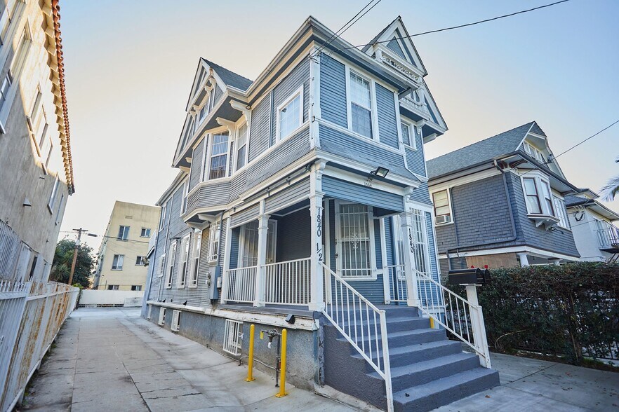 Building Photo - Victorian @11th Place