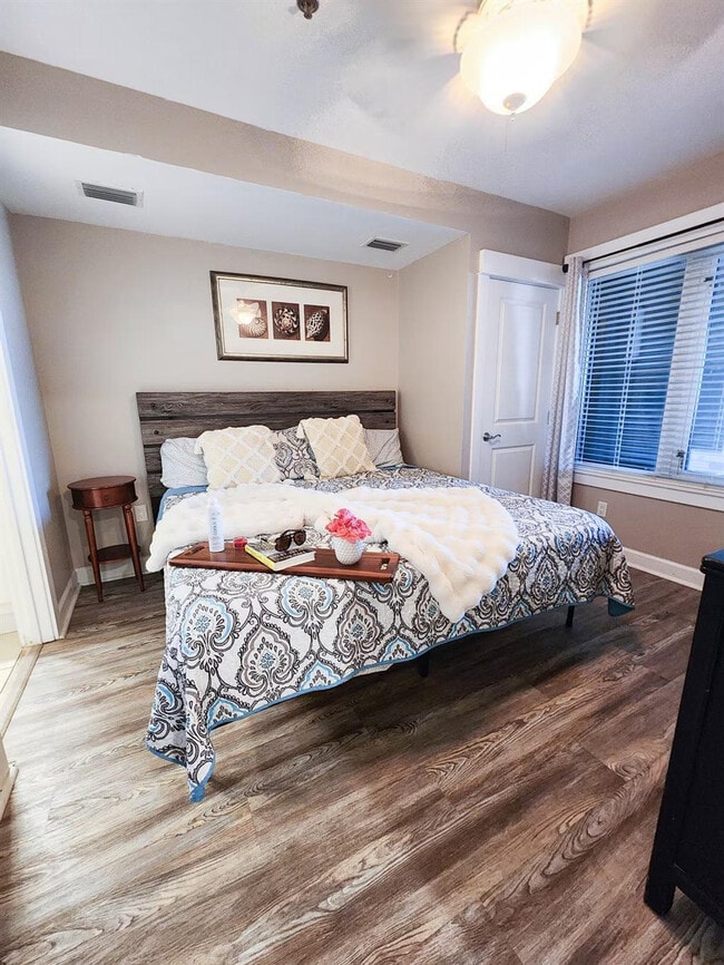 Building Photo - 11800 Front Beach Rd