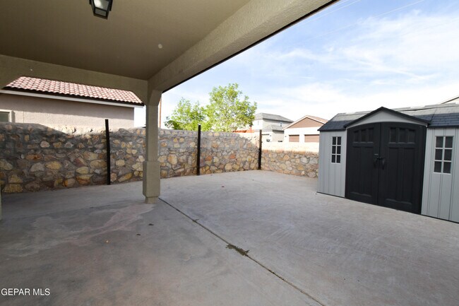 Building Photo - 300 Saltford Pl