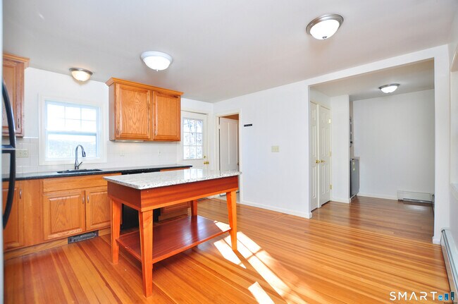 Building Photo - 48 Claire Hill Rd