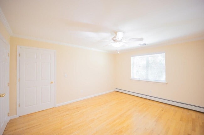 Building Photo - 685 Gramatan Ave