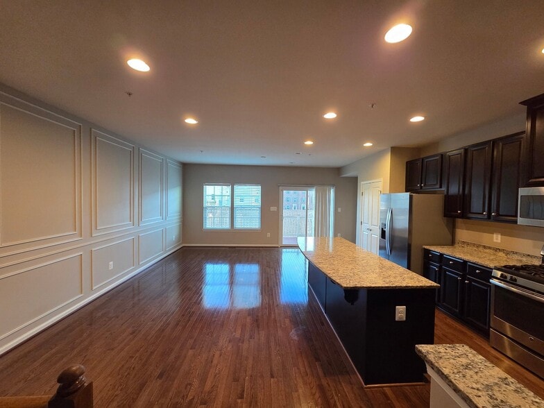 Building Photo - 5435 Double Day Ln