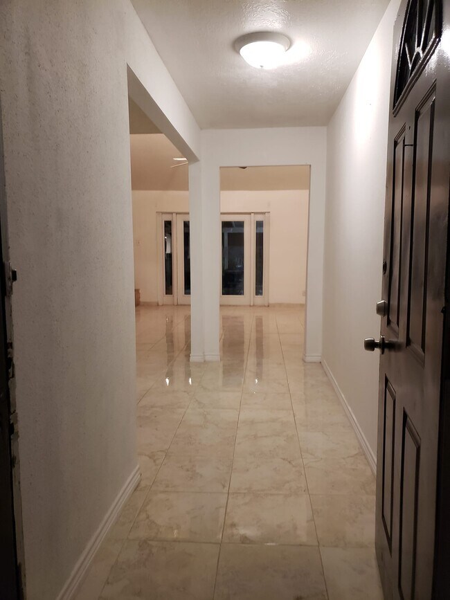 Building Photo - 8715 Sherrywood Dr