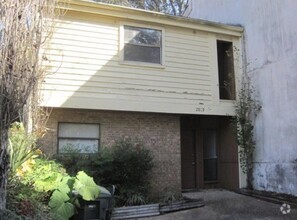 Building Photo - 2819 Par Ln