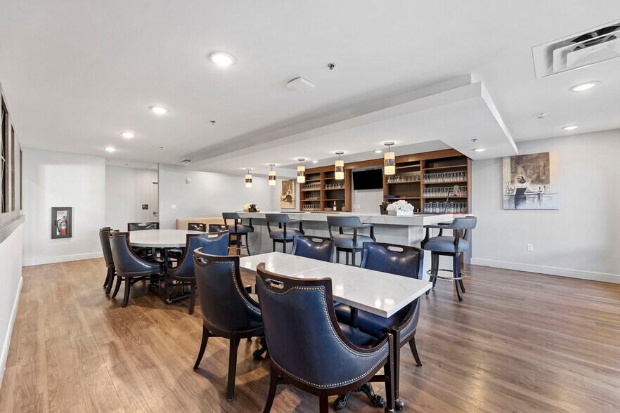 Building Photo - 2900 NE Kendallwood Pkwy