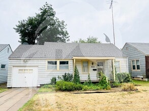 Building Photo - 1705 E Cherokee Ave