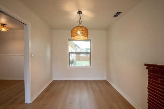 Building Photo - 3808 33rd St