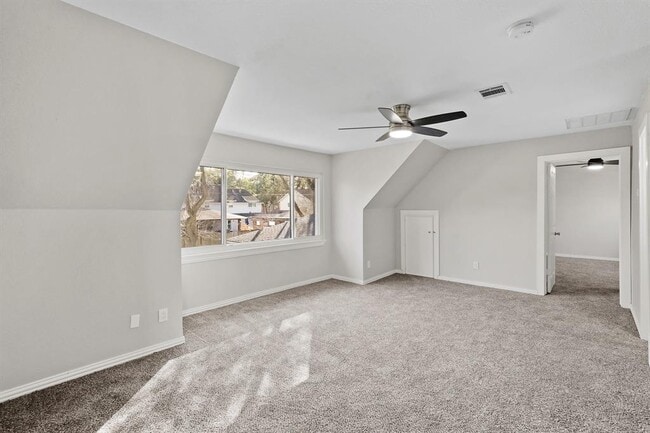 Building Photo - 10811 Tupper Lake Dr