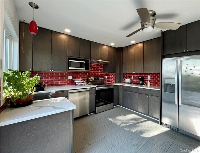 Building Photo - 47 Onderdonk Rd