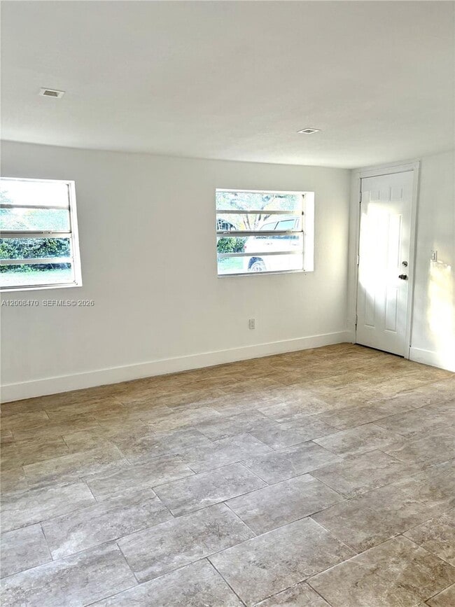 Building Photo - 1416 SW 33rd Ct