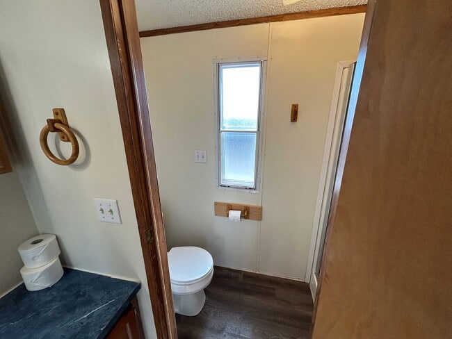 Building Photo - 3 Bed 2 Bath Updated Mobile Home w/ Fenced Yard & Many Amenities