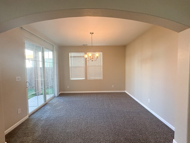 Building Photo - 5537 N Gates Ave