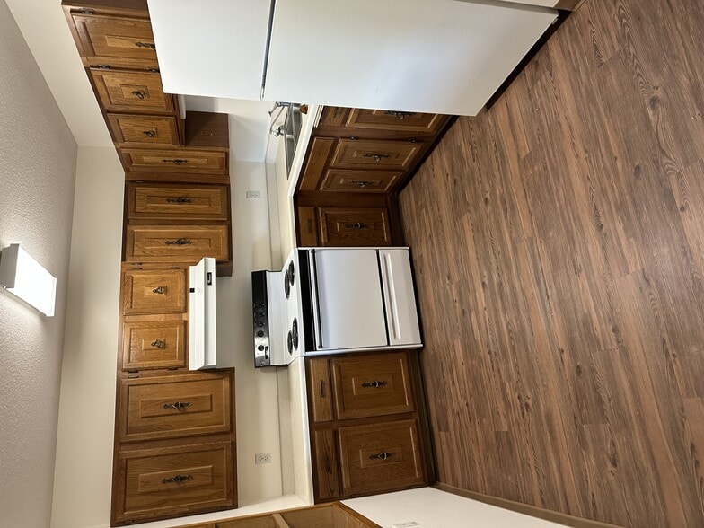Building Photo - Valley Pines Apartments