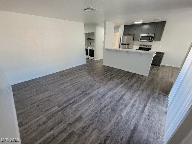Building Photo - 2771 S Mountain Vista St