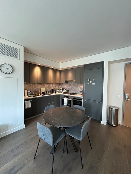 Building Photo - 2510 6th Ave