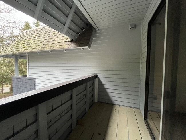 Building Photo - Cozy Portland Home with Spacious Living Room & Fenced Backyard